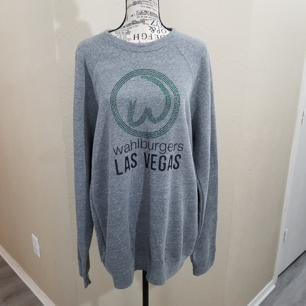 Wahlburgers sweatshirt large‎